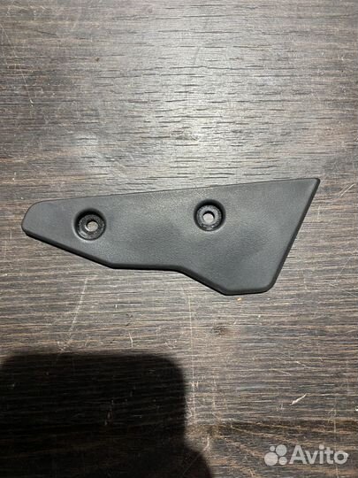 Накладка на правый кронштейн Kawasaki ER6F 12-14