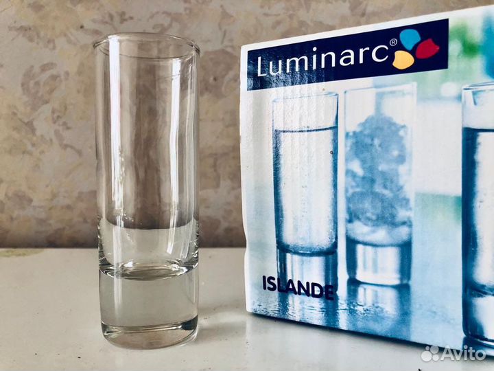 Бокалы рюмки стопки