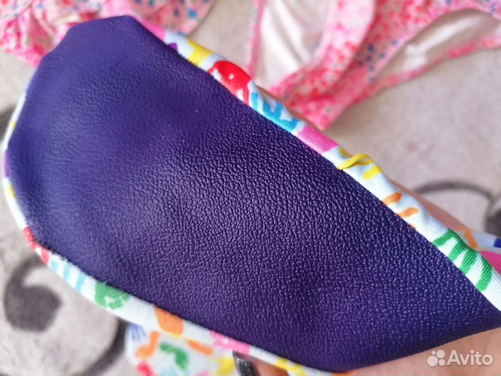 Купальник для девочки и тапочки для бассейна