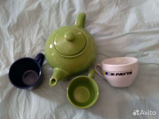 Керамический чайник и 2 кружки синего и зеленого