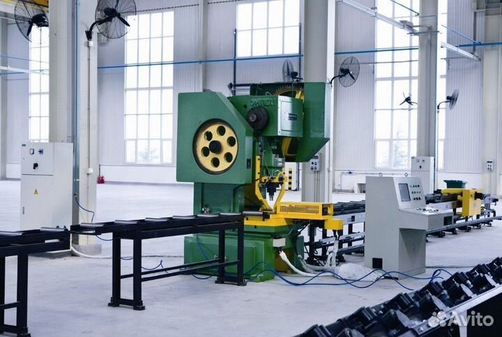 Полуавтоматический станок для пробивки отверстий