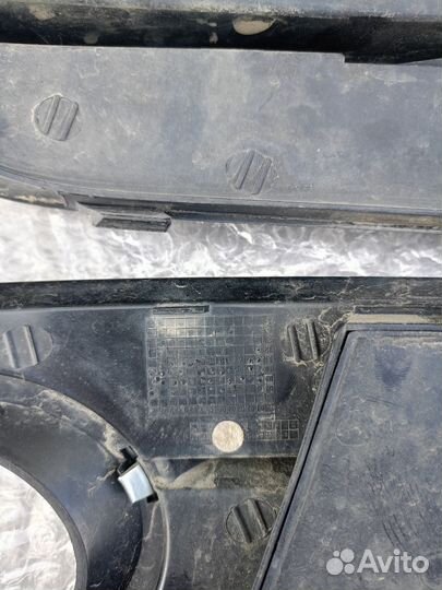 Накладка противотуманной фары Audi A4 B8