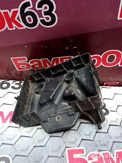 Крепление аккумулятора Volkswagen Polo