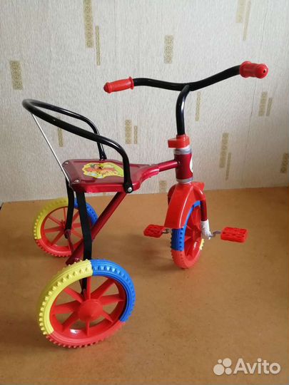 Трехколесный велосипед