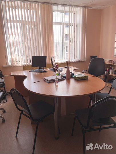 Офисный компьютерный стол