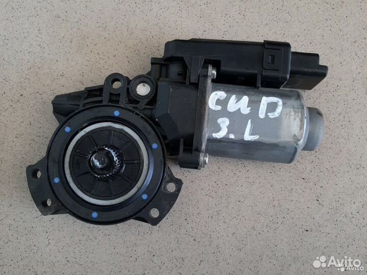 Моторчик стеклоподьемника задний левый Kia Ceed (E