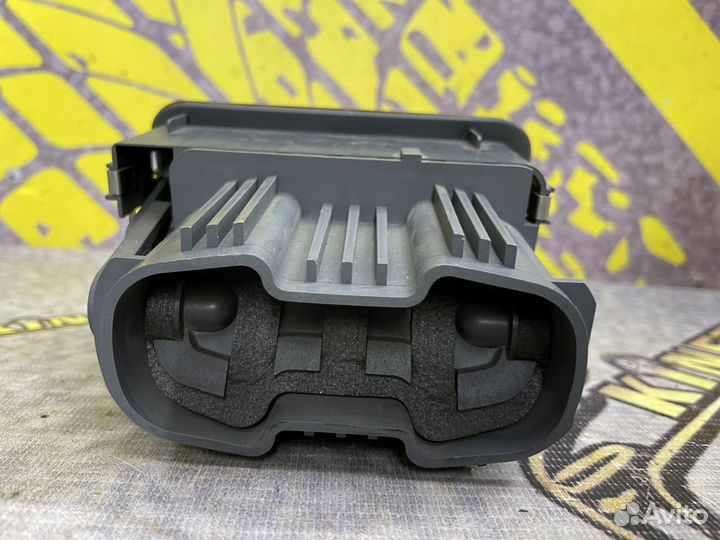 Дефлектор воздушный Шкода Октавиа A4 правый (97-11