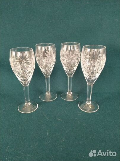 Хрустальные рюмки, фужеры