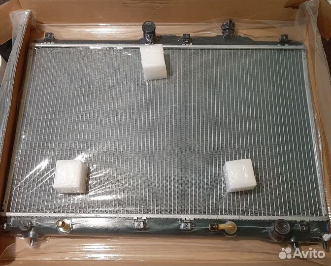 Радиатор toyota Estima