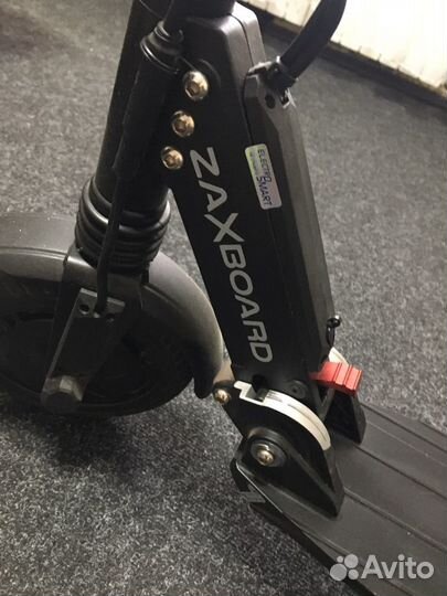 Электросамокат zaxboard