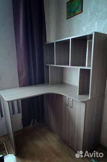 Угловой письменный стол