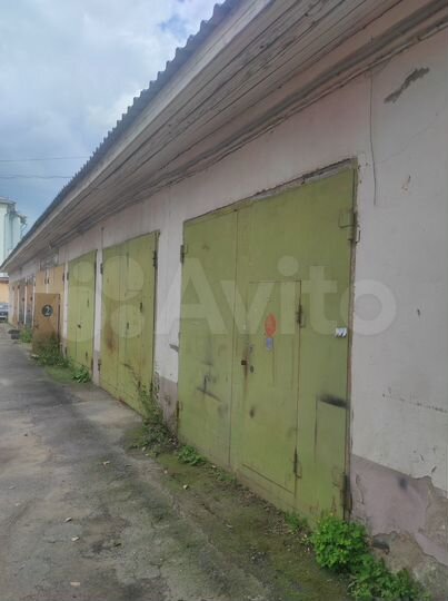 Гараж, > 30 м²