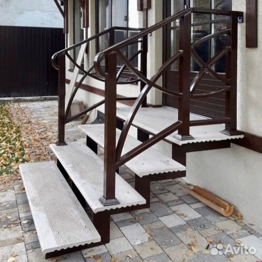 Лестница уличная. Крыльцо