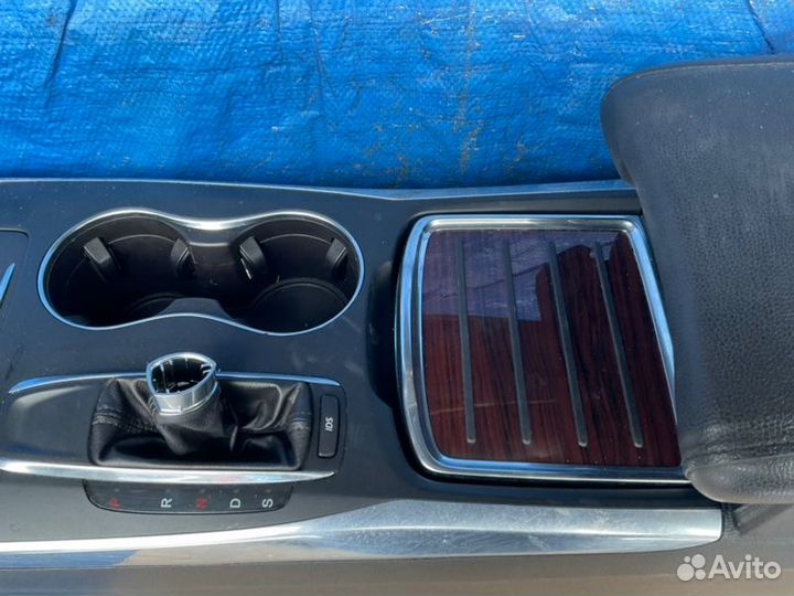 Консоль между сидений Acura Mdx YD4 J35Y5 290HP