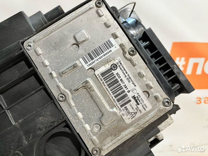 Фара ксенон прав. Volkswagen Passat B6 2006