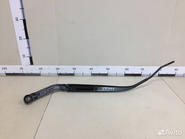 Поводок стеклоочистителя передний правый Mitsubish