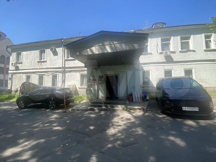 Здание, 700 м²