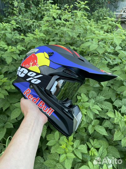 Кроссовый шлем Redbull с очками Новый