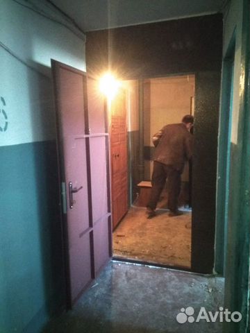 Металлическая тамбурная дверь (перегородка)