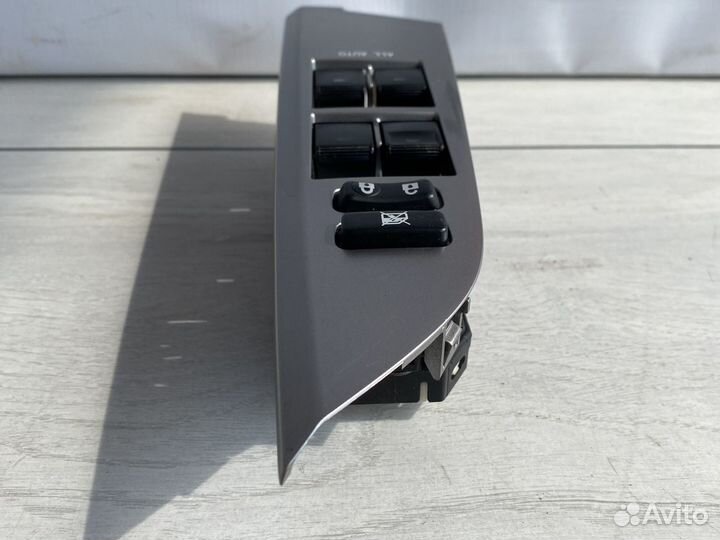 Land Cruiser 200 Блок управления стеклоподъемникам