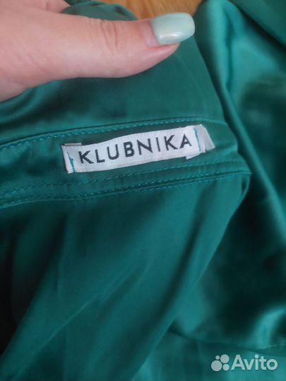 Костюм женский атласный