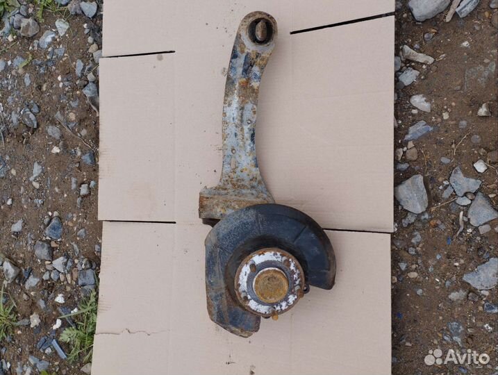 Задний левый рычаг Mazda Axela 1 Седан