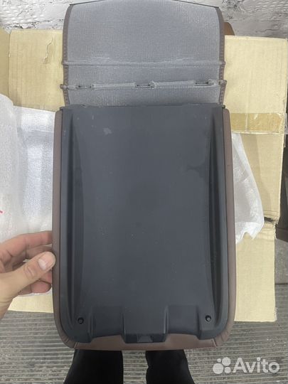 Подлокотник заднего ряда хундай equus