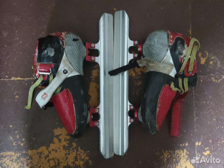 Коньки для шорт трека