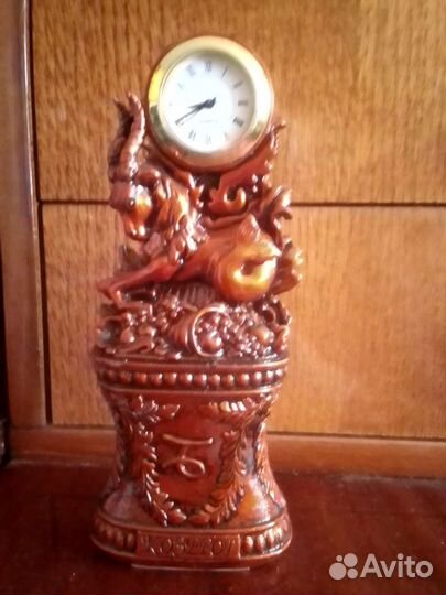 Статуэтки с часами и знаком зодиака