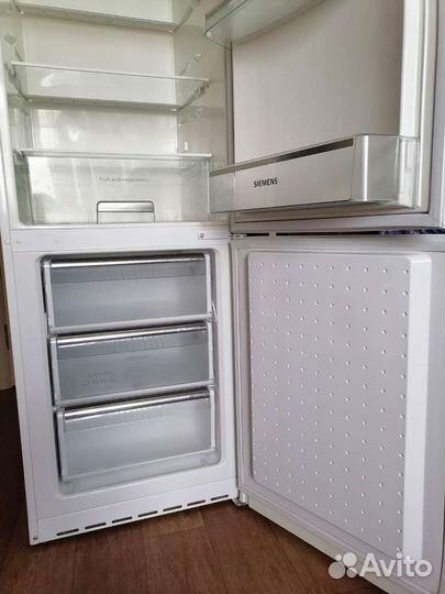 Холодильник Siemens