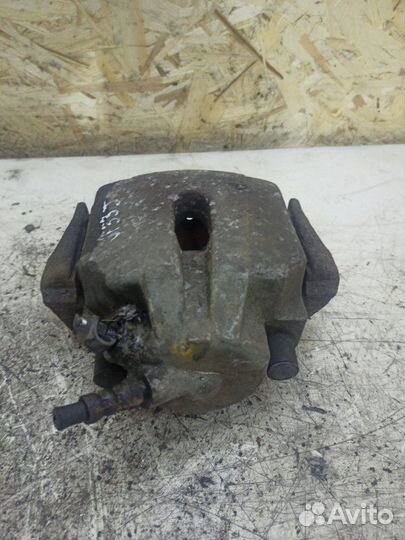 Тормозной суппорт передний левый Bmw 5 Series