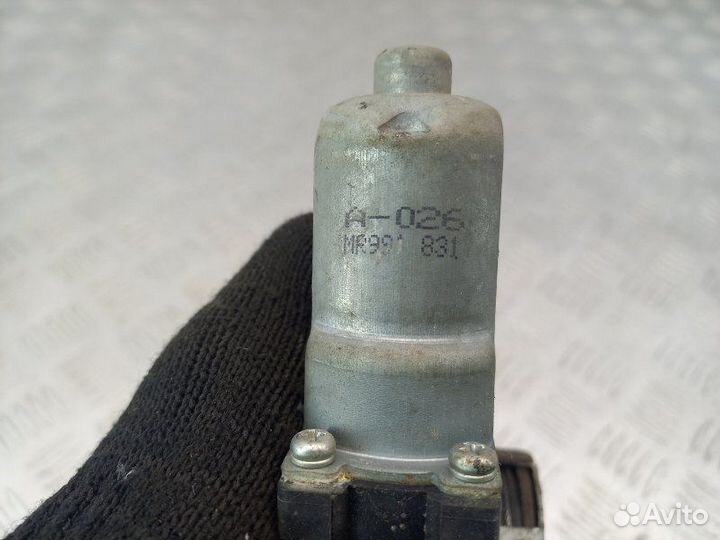 Стеклоподъемник электр. задний левый Mitsubishi