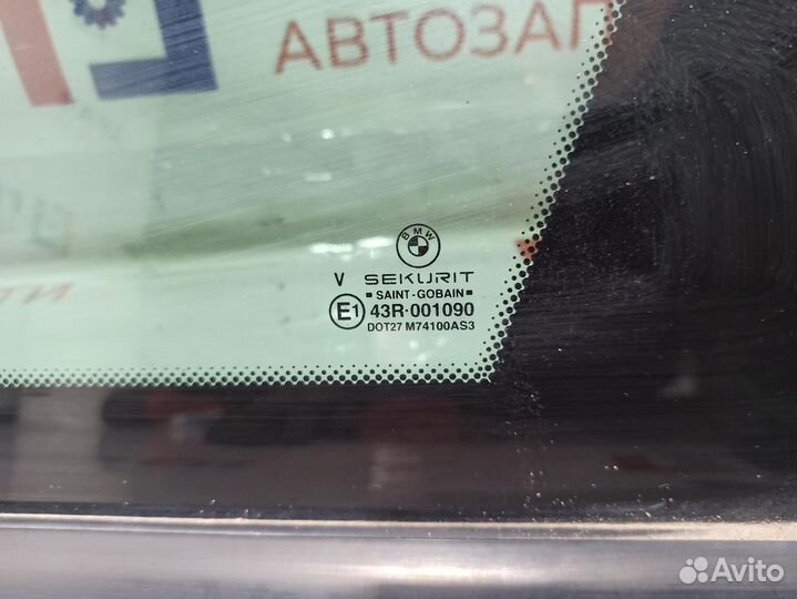 Стекло кузовное глухое правое BMW X5 (E53) 5136824