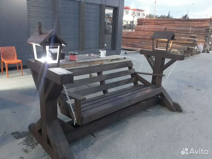 Садовые качели из дерева