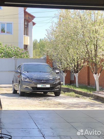 Hyundai Solaris 1.4 AT, 2015, 200 000 км