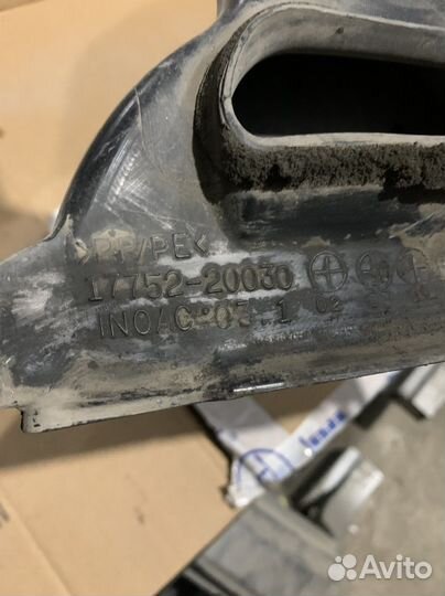 Воздухозаборник Lexus RX 300 330 03-09 гв