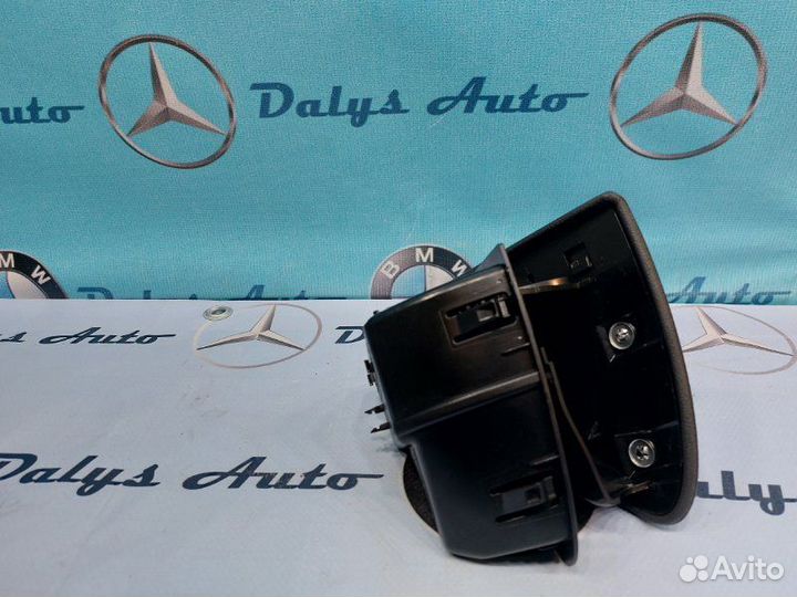 Пепельница задняя левая Mercedes-Benz E-Class W211