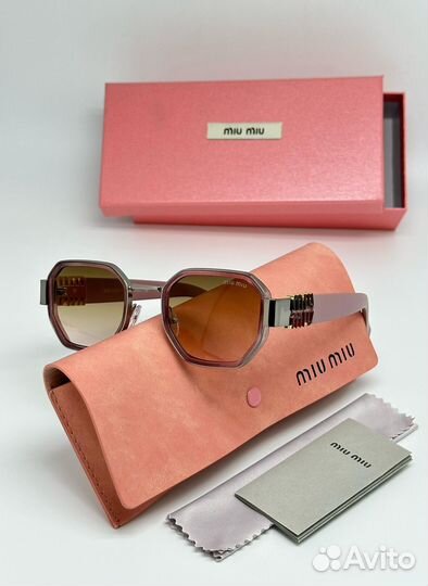 Солнцезащитные очки miu miu