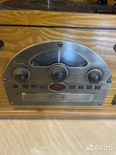 Универсалный проигрыватель