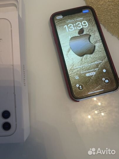 iPhone 11, 64 ГБ