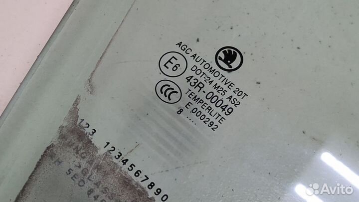 Стекло боковой двери Skoda Octavia (A7), 2018