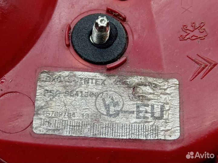 Фонарь крышки багажника правый Peugeot 307 2005