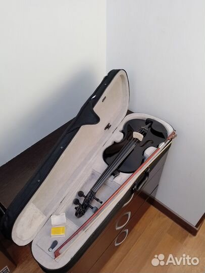 Новая скрипка Fabio SF-3900 BK (4/4) черная*