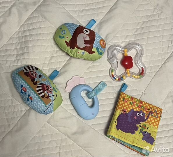 Детский развивающий коврик с игрушками