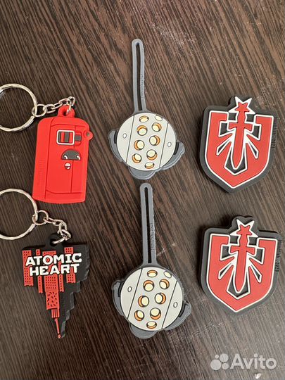 Atomic heart брелок,значок