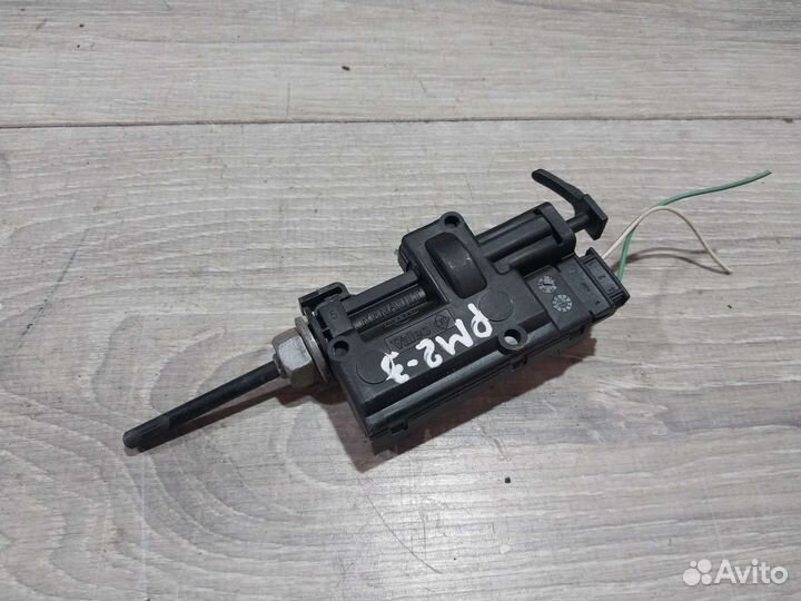 Активатор доводчик бензобака Renault Megan 2