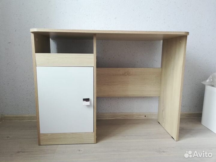 Стол письменный