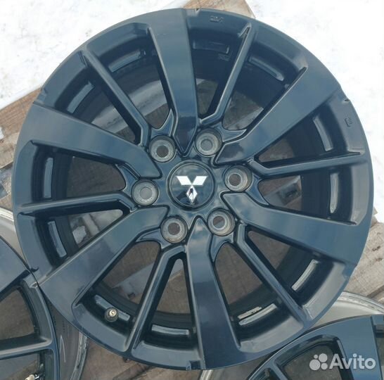 Mitsubishi Pajero Sport 2019 Датчики R18 6x139.7