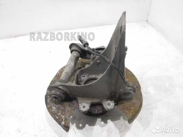 Кулак задний правый 33321095240