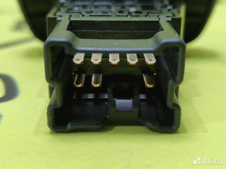 Кнопка аварийной сигнализации Nissan Primera TP12